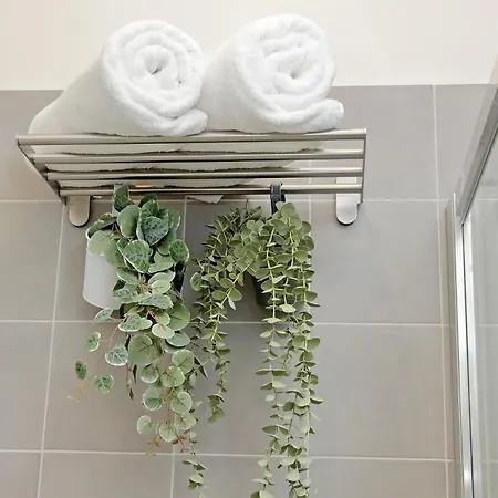 Cozy New Flat Near The Station! Rome