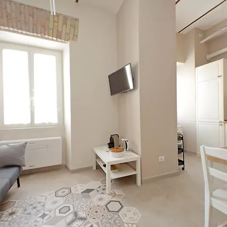 Cozy New Flat Near The Station! Rome