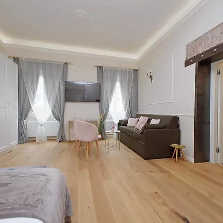 Apartment Cozy New Flat Near The Station!