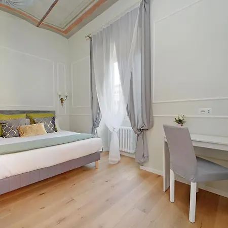 Cozy New Flat Near The Station!