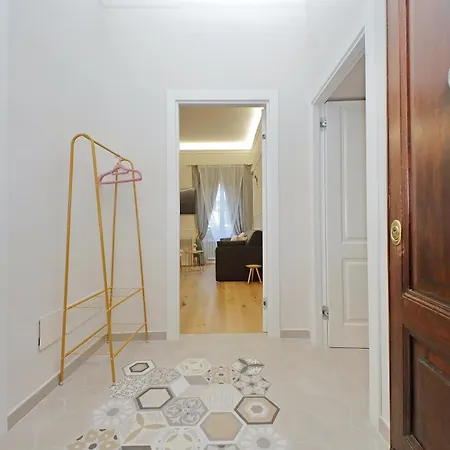 Apartment Cozy New Flat Near The Station!