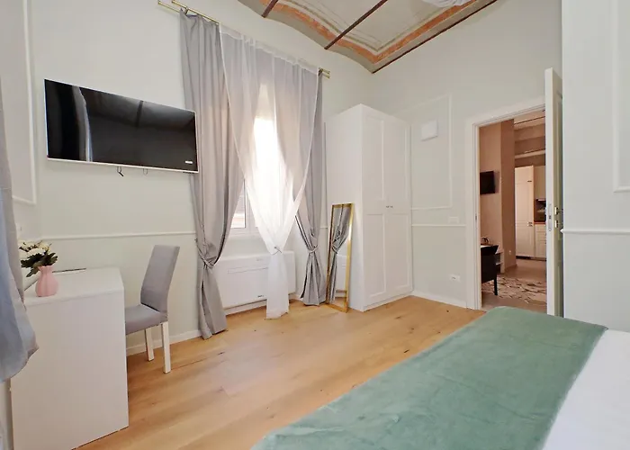 Cozy New Flat Near The Station! 아파트 *