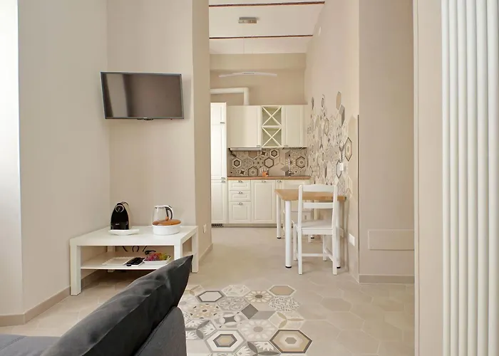 Cozy New Flat Near The Station! 아파트