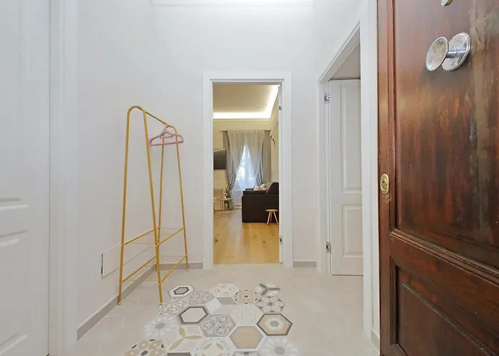 아파트 Cozy New Flat Near The Station!