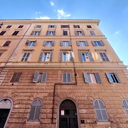 Cozy New Flat Near The Station! Rome